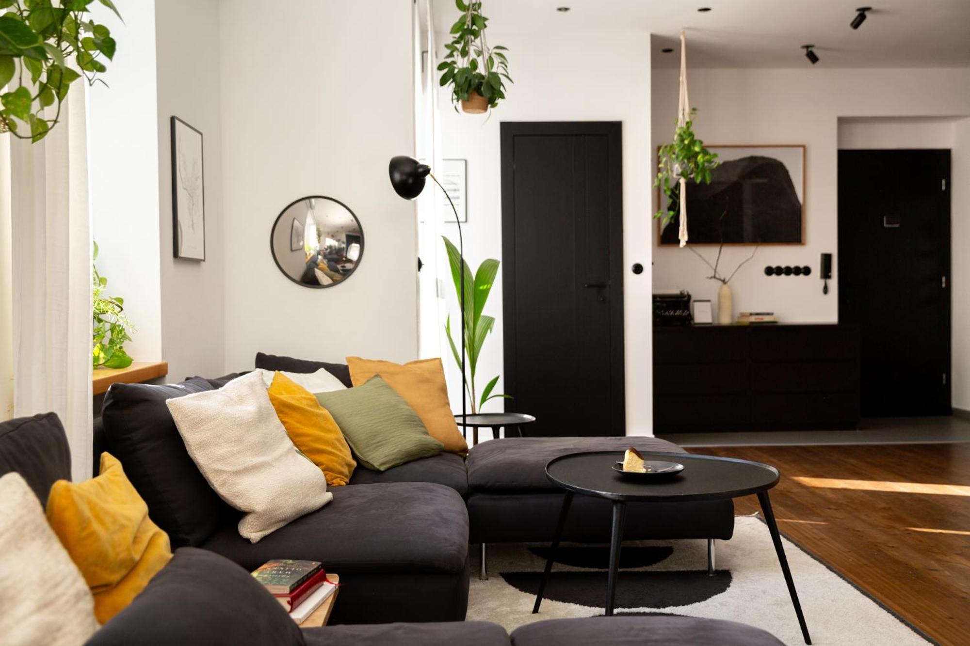 Evergreen - Old Town Spacious Stylish Apartment With Ac And One And A Half Bath, Baby & Kid- Friendly Братислава Экстерьер фото