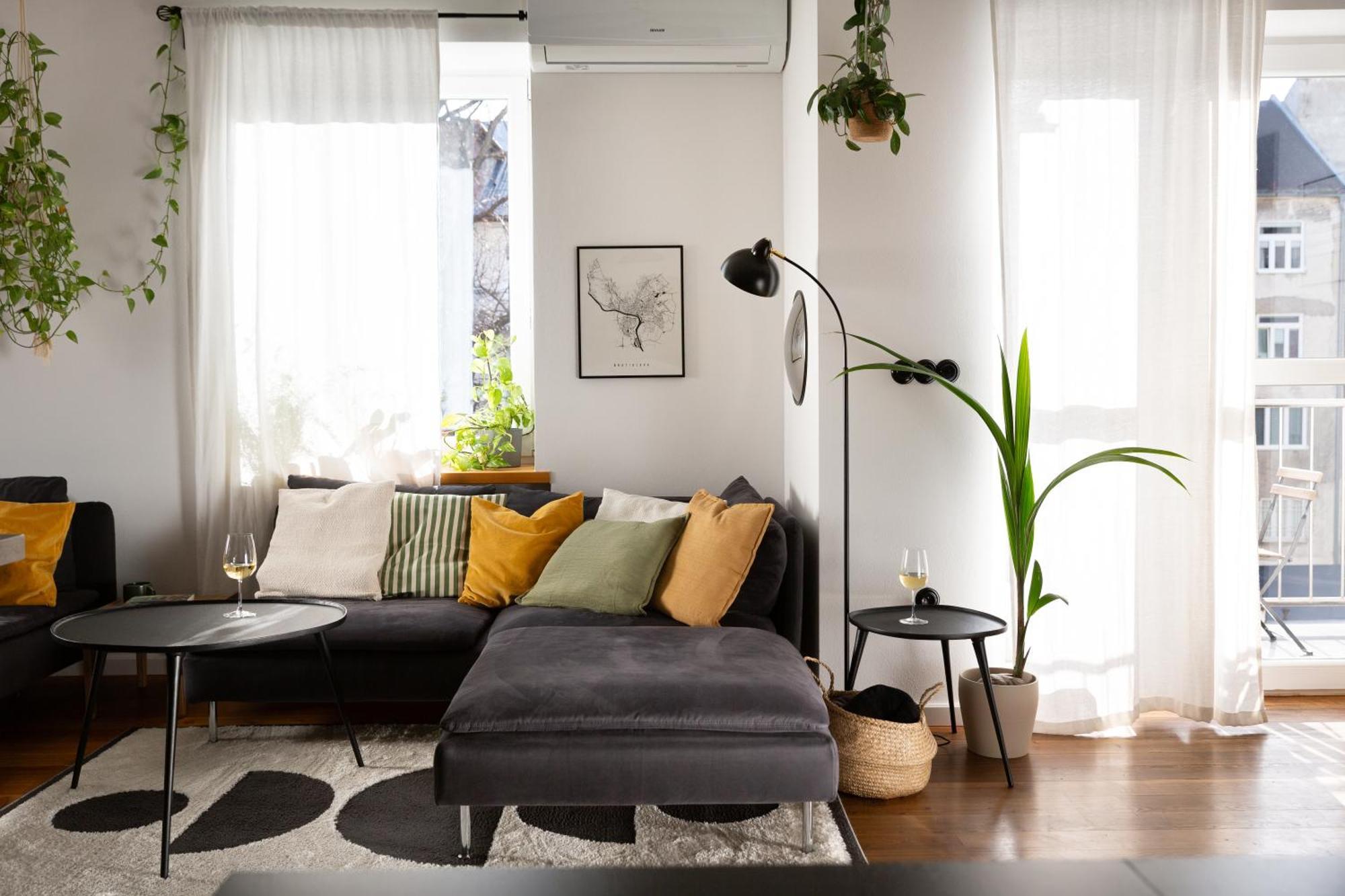 Evergreen - Old Town Spacious Stylish Apartment With Ac And One And A Half Bath, Baby & Kid- Friendly Братислава Экстерьер фото